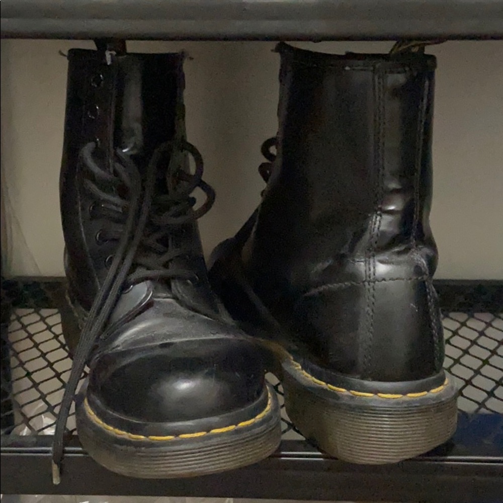 Dr martens black  boots 8 hole uk4 us6